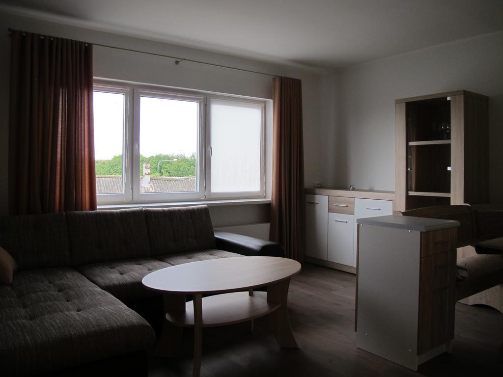 Orissaare Apartment Exteriör bild